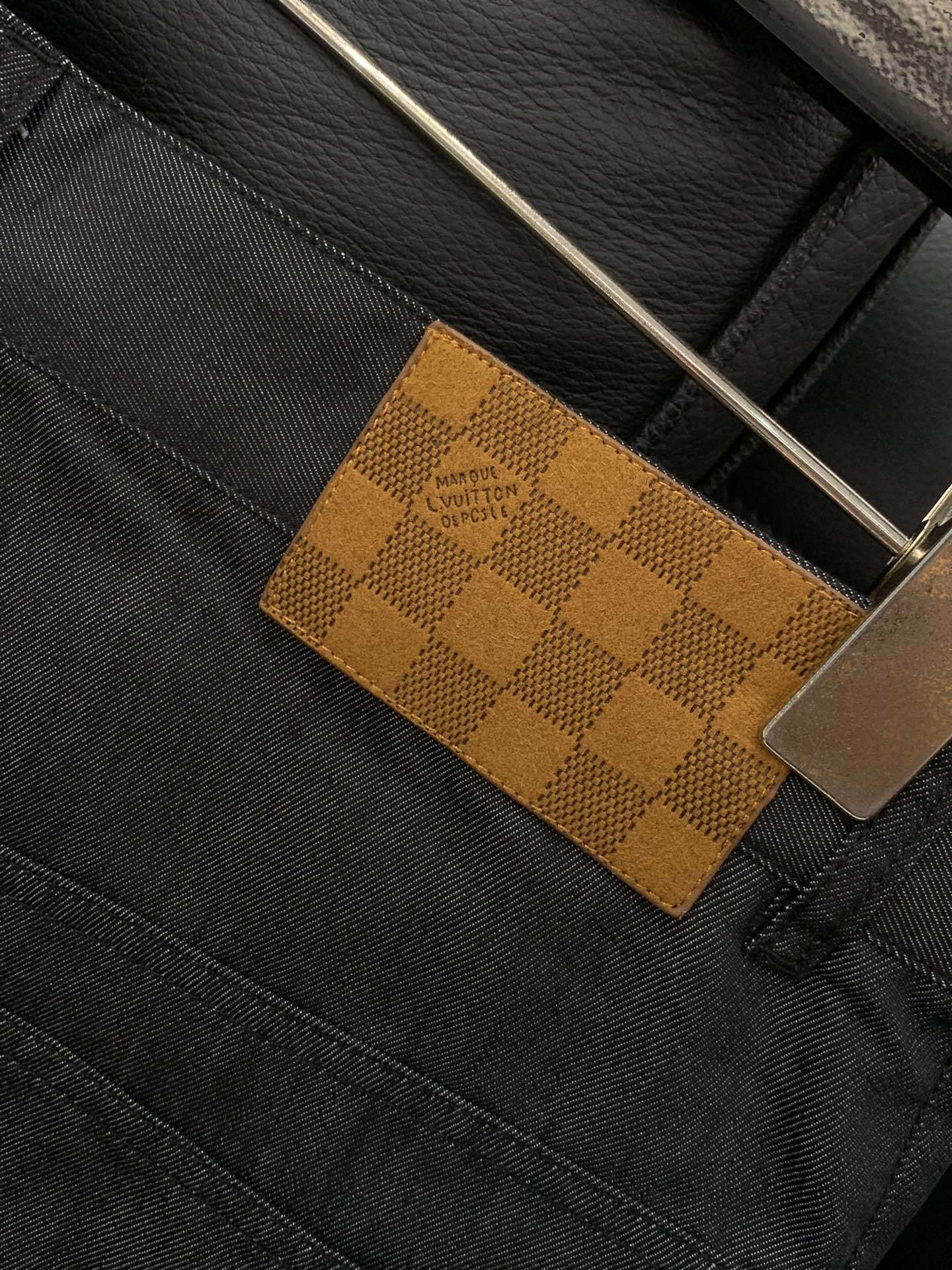 衣服,短裤,LouisVuitton 路易威登,2025夏季最新款,专柜同步有售,原单狠货,时尚休闲套装