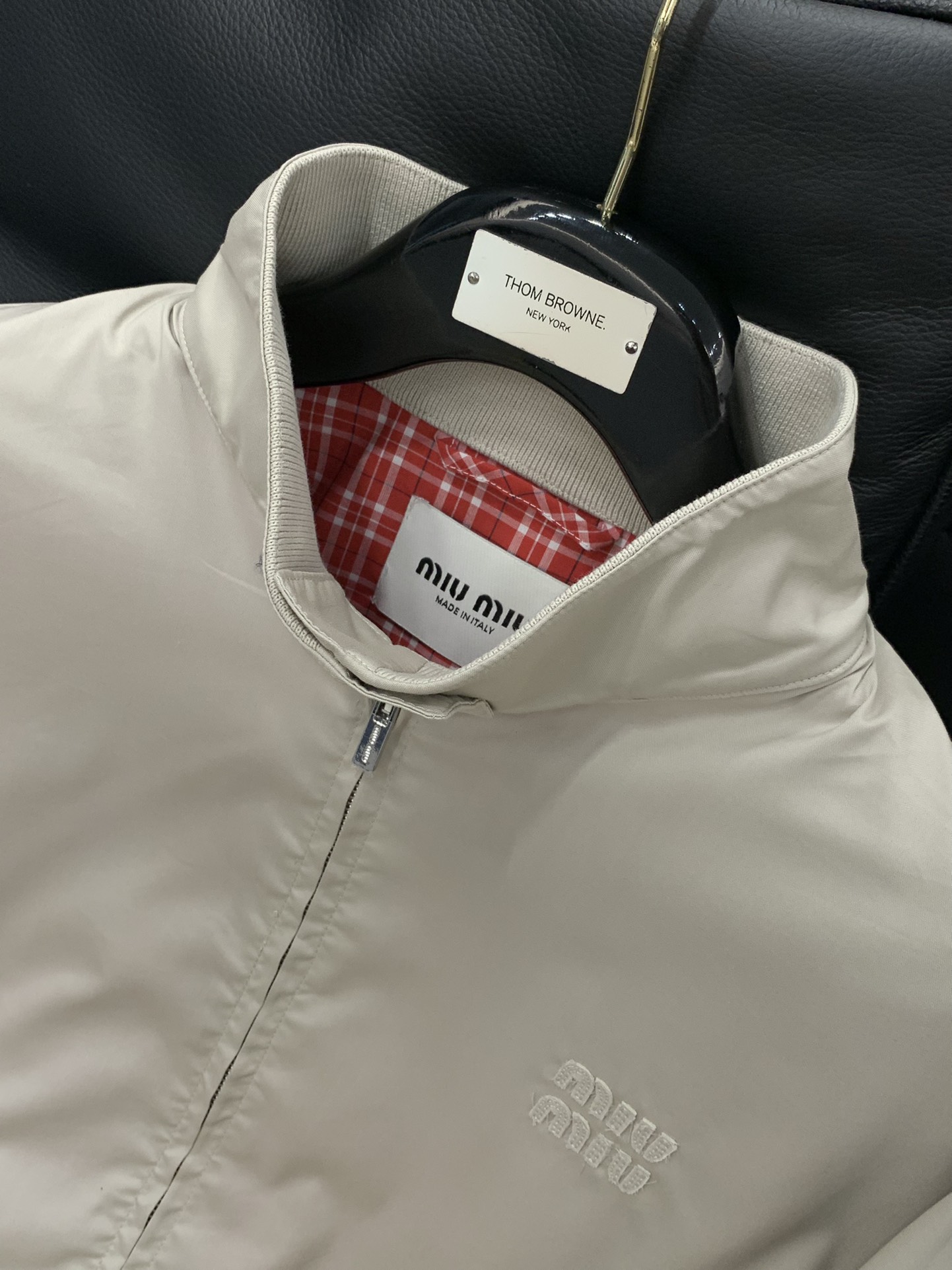 Miu Miu 2025 Fashion Coats: Cosmopolitan Style with Top Embroidery and Original Fabric - 图片 4