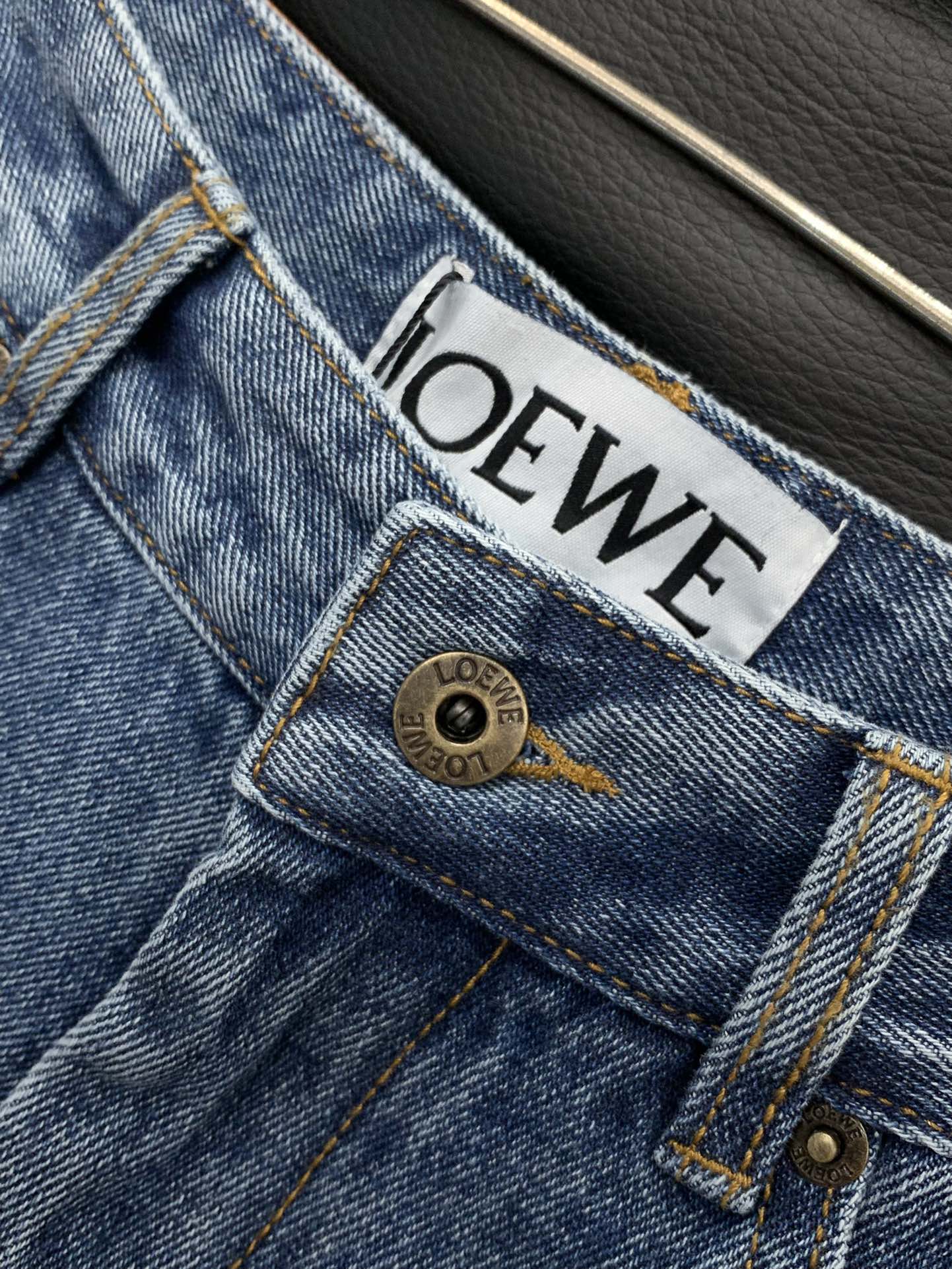 Spring 2025 Fashion Highlights: Synchronized Cabinets, Water-Scavenger Jeans, Embroidery, Unique Design - 图片 5