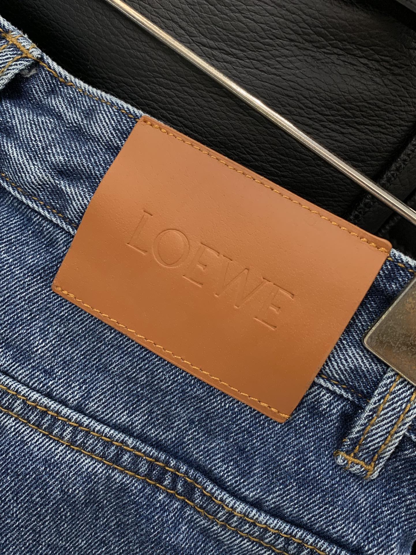 Spring 2025 Fashion Highlights: Synchronized Cabinets, Water-Scavenger Jeans, Embroidery, Unique Design - 图片 9