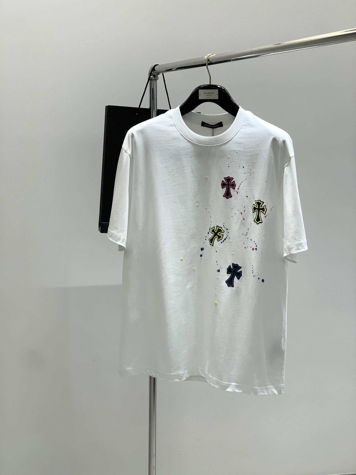 NO:424759,,Chrome Hearts, new summer products, special counters are available at the same time, original singles, fashionable and casual round neck short-sleeved T-shirt, using imported original fabric, top-grade printed craft letter pattern logo, unique design, counter selling appearance, fashionable and handsome upper body, 2 colors recommendation, code number M-3XL, chrome hearts, chrome hearts, T-shirt, tees, t-shirt, alexander wang19860909,Chrome Hearts 克罗心,夏季新品,专柜同步有售,原单狠货,时尚休闲圆领短袖T恤,采用进口原版面料,顶级印花工艺字母图案logo,独特设计,专柜卖相,上身时尚帅气,2色推荐,码数M-3XL,,chrome hearts,chrome hearts,T-shirt,tees，t-shirt,alexander wang,Men's clothing