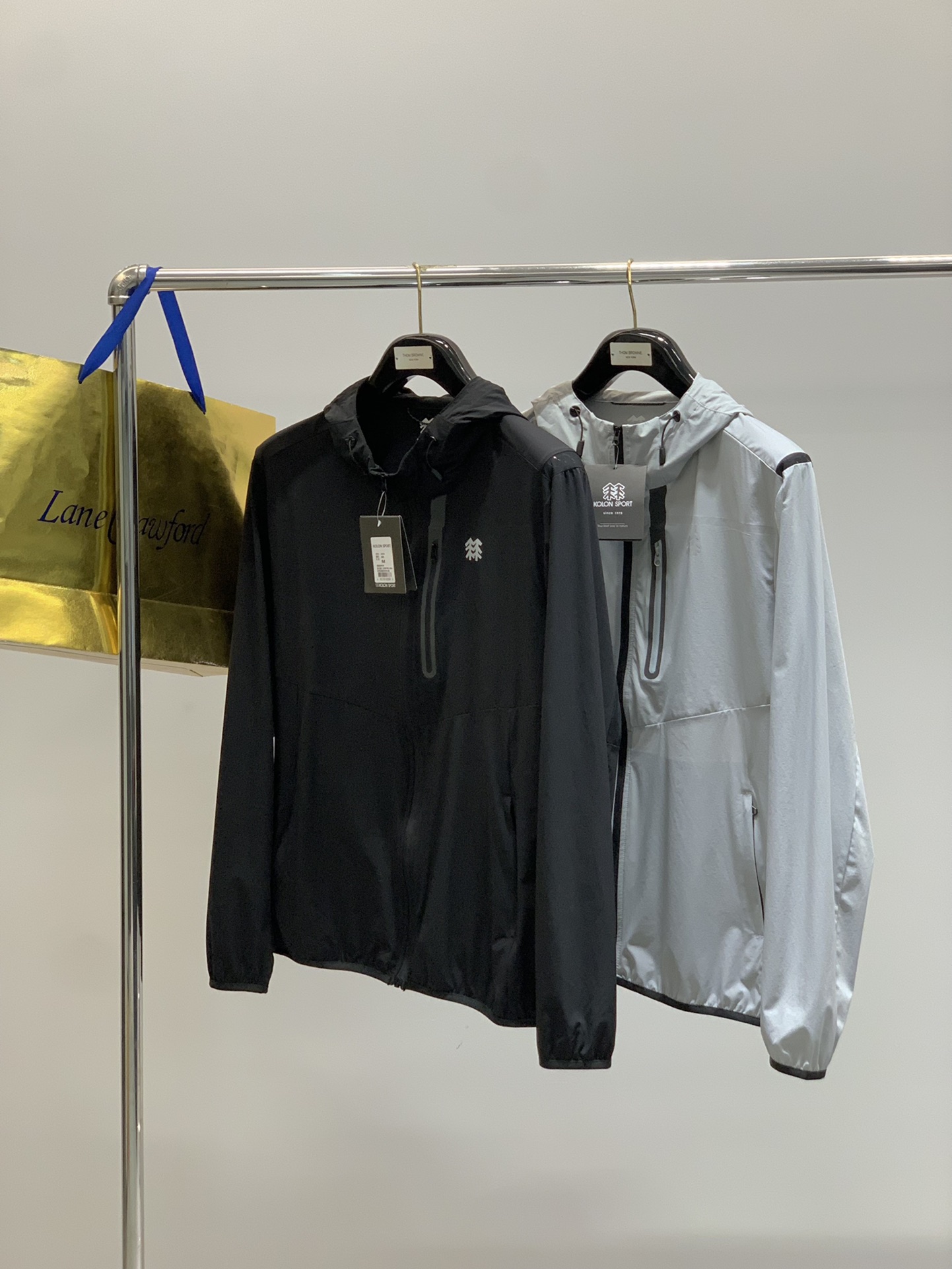 “2025 Kolon Sport Summer Collection: Stylish, Sunproof Coats with Unique Design” - 图片 9