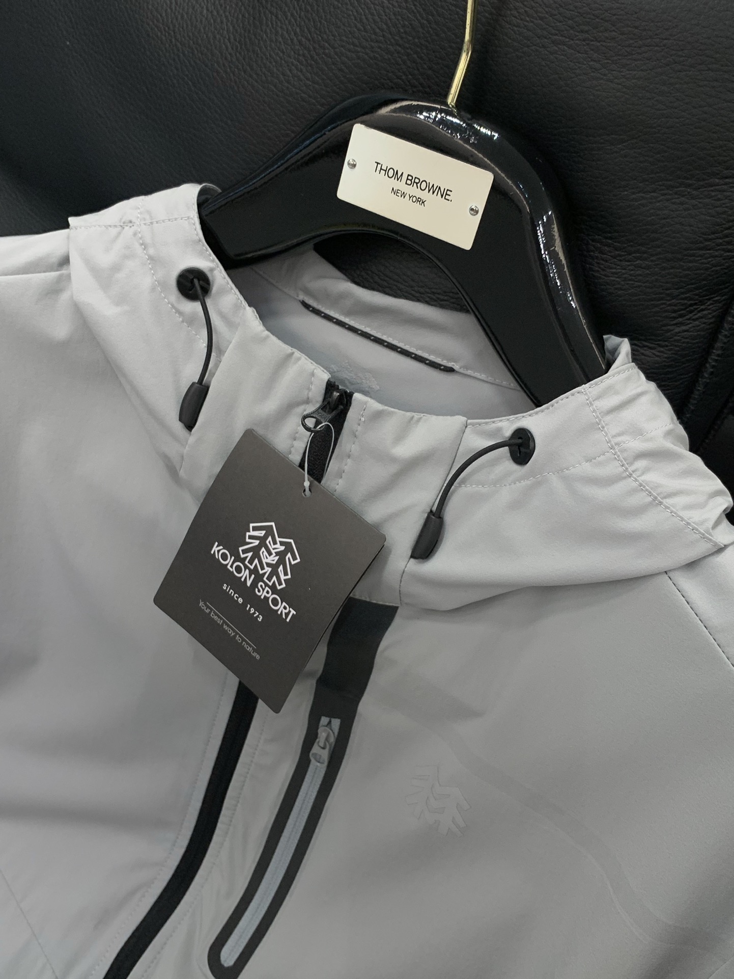 “2025 Kolon Sport Summer Collection: Stylish, Sunproof Coats with Unique Design” - 图片 4