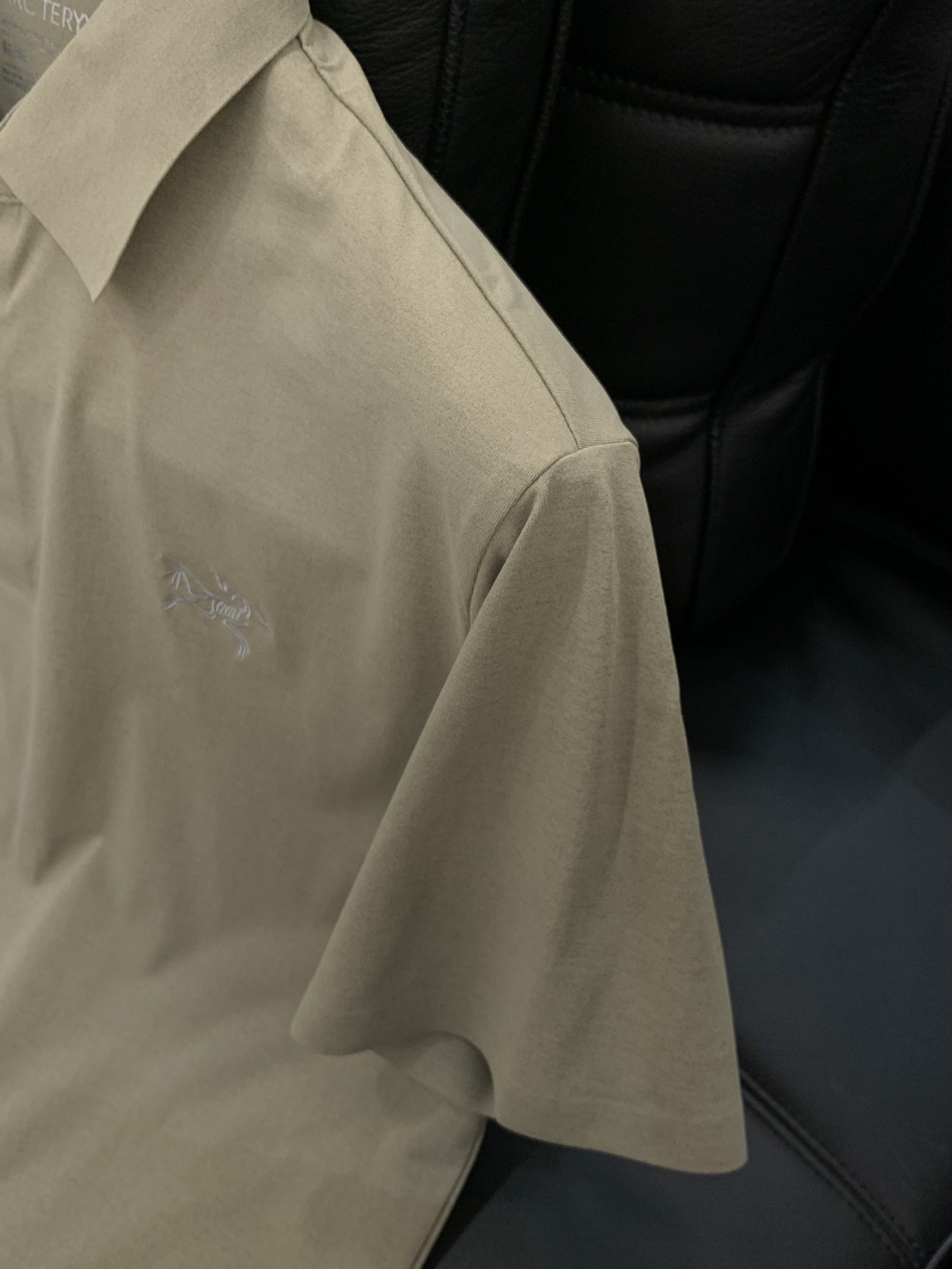 ，ARCTERYX 始祖鸟，2025夏季AW新品，时尚休闲翻领短袖T恤，专柜同步有售，原单狠货，进口原版