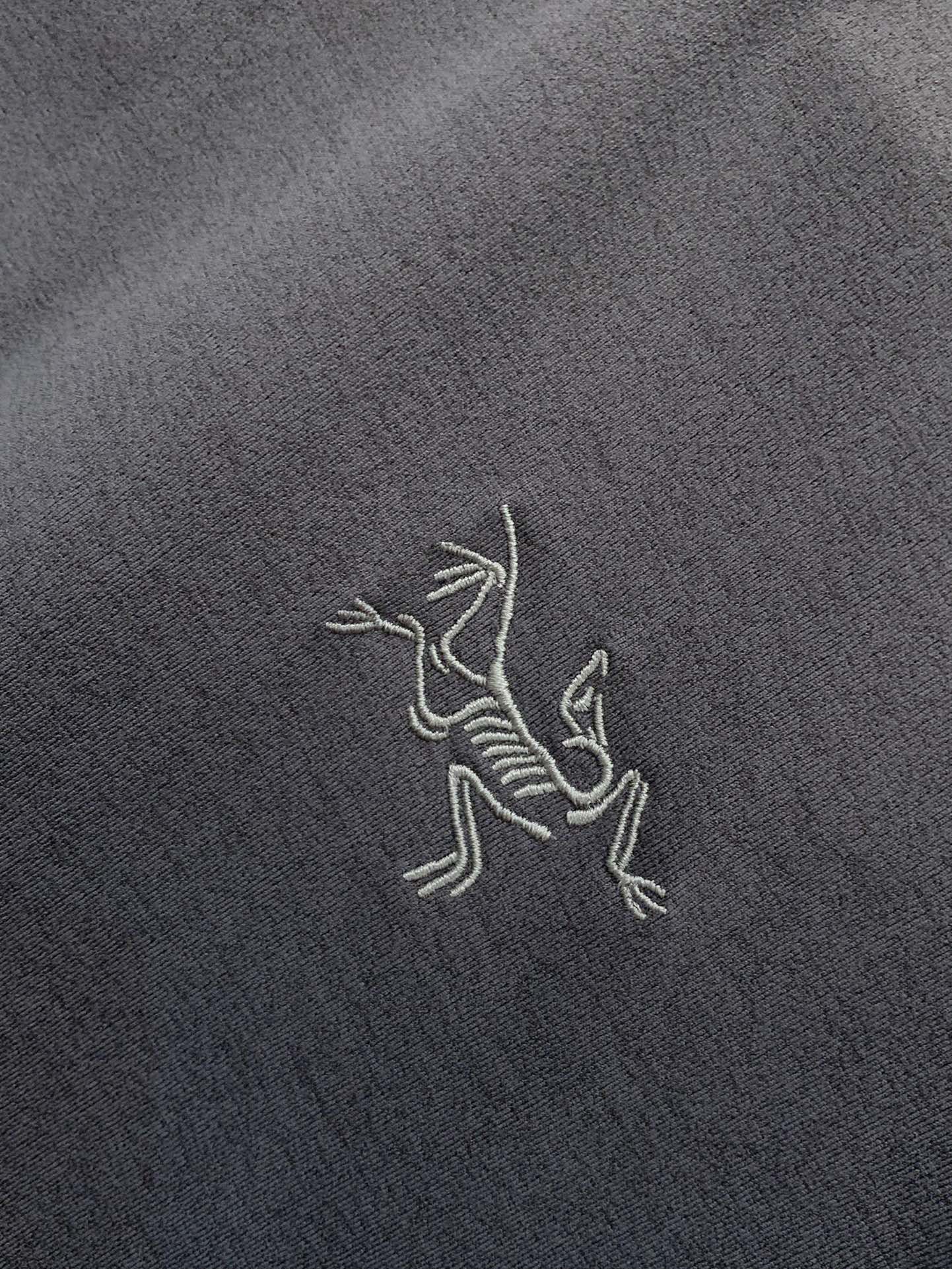 ，ARCTERYX 始祖鸟，2025夏季AW新品，时尚休闲翻领短袖T恤，专柜同步有售，原单狠货，进口原版