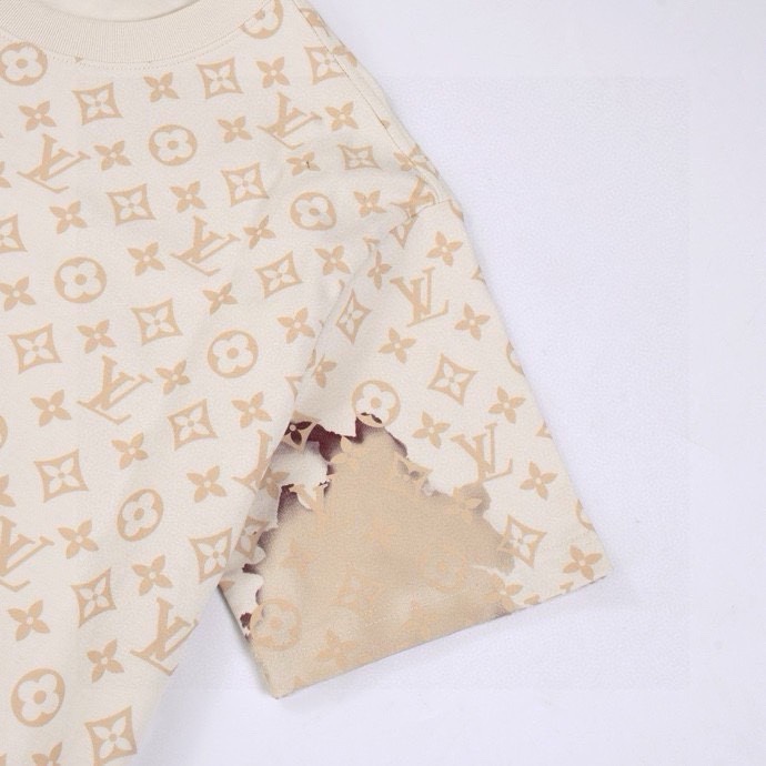 路易威登/Louis Vuitton 春夏新款 火烧云满印老花字母圆领短袖T恤 杏色/黑色-Chinese UA Cheap High Quatity Brand Clothes Bags handbags Sneakers wholesale wholesaler seller from China Factory suppliers Fashion Clothing Shoes best Quality Beautiful Price 路易威登/Louis Vuitton 春夏新款 火烧云满印老花字母圆领短袖T恤 杏色/黑色