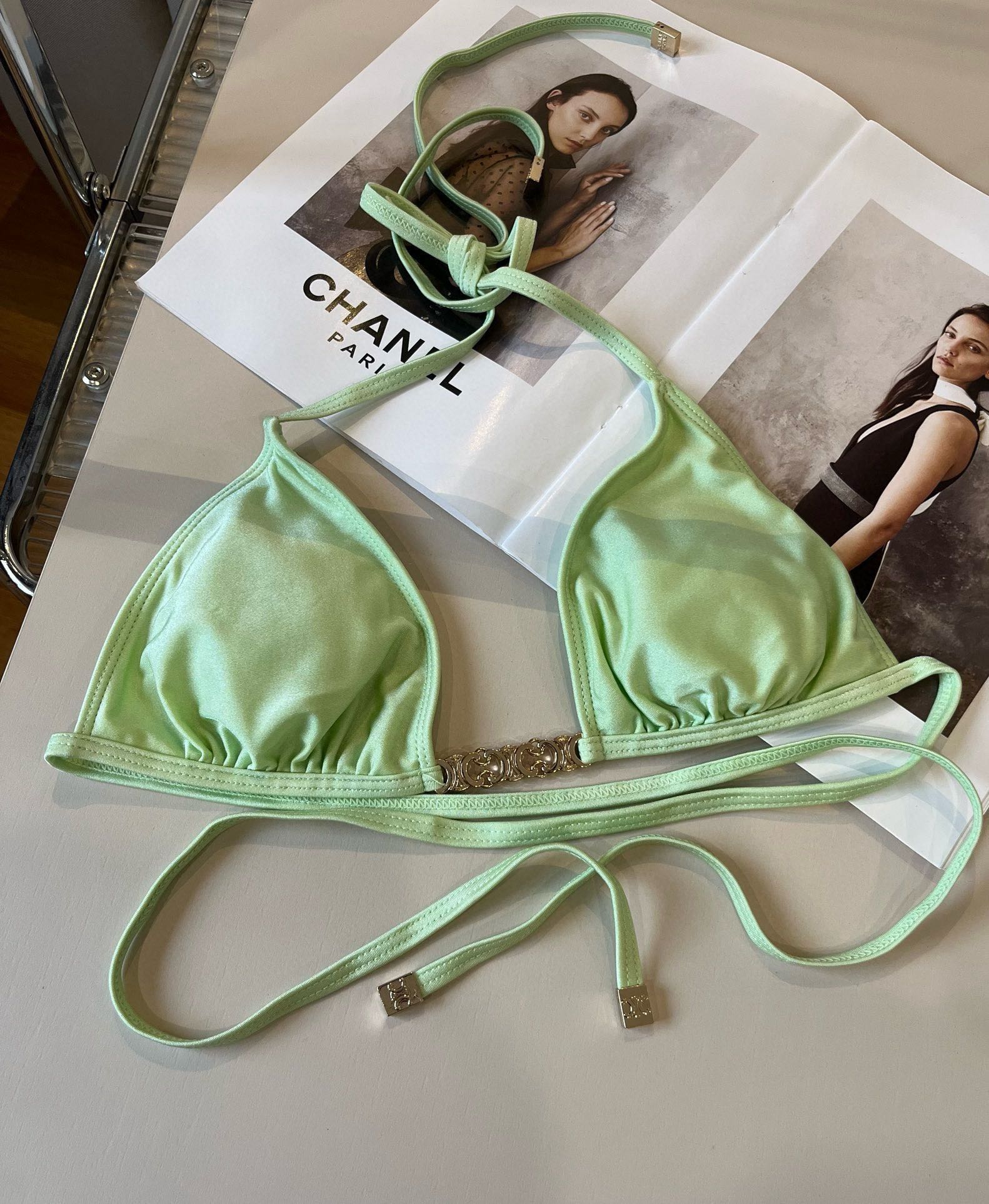 。

Celine赛琳新款比基尼， S M L XL。