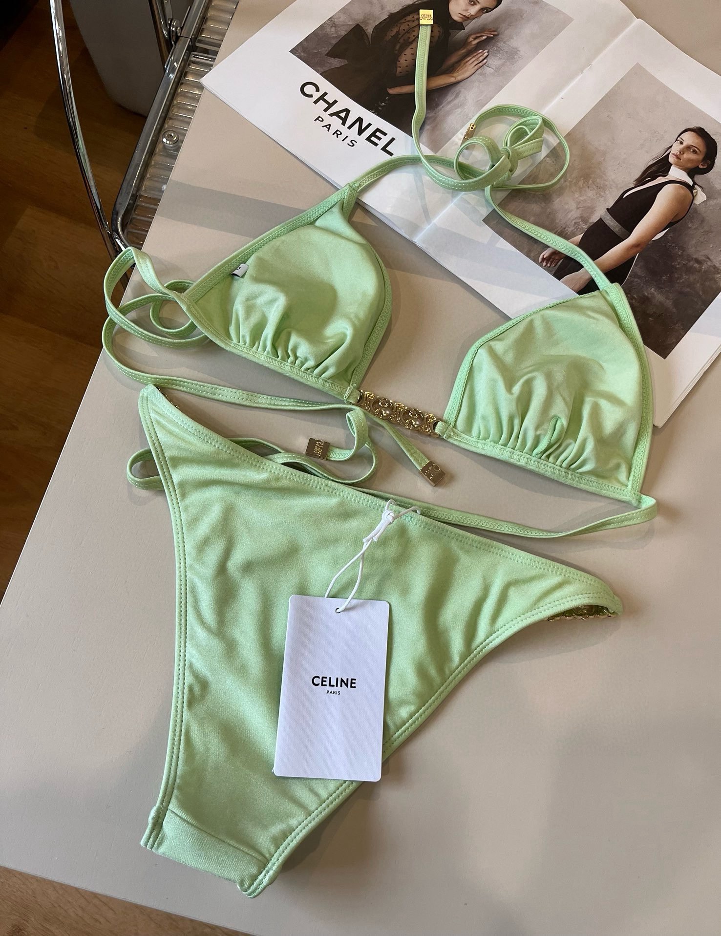 。

Celine赛琳新款比基尼， S M L XL。