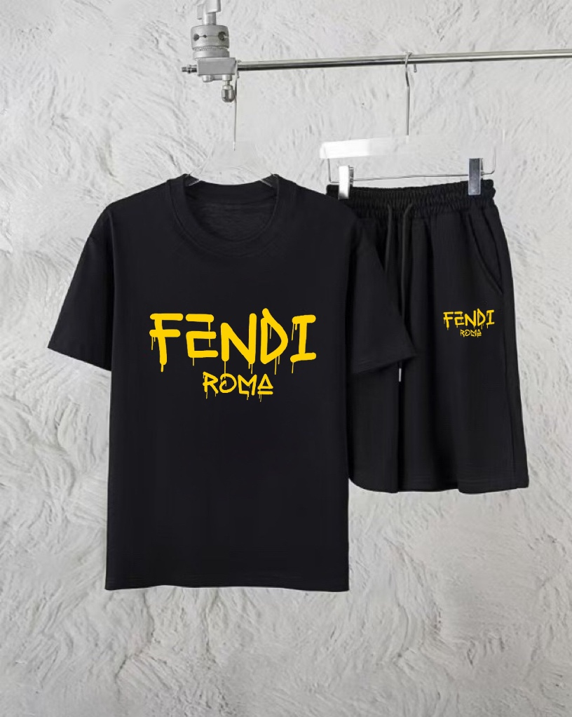 Fendi 品牌【FENDI 芬迪】 2025新款男士短袖短裤套装 销售 市面高端版本 手感细腻柔软 让你穿着更加舒适 立体裁剪版型超赞 尺码:M-5XL下单请报身高体重