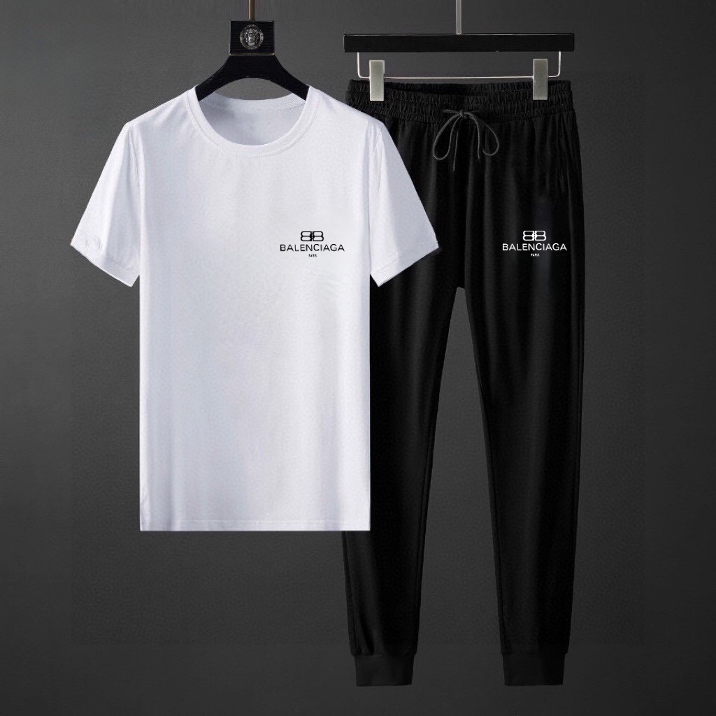 Balenciaga BALENCIAGA 巴黎世家 (胖子福音) 2025 世界知名奢侈品牌