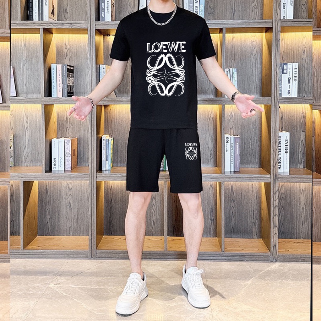 Loewe 品牌【LOEWE罗意威】 2025新款男士短袖短裤套装 销售 市面高端版本 手感细腻柔软 让你穿着更加舒适 立体裁剪版型超赞 尺码:M-5XL下单请报身高体重