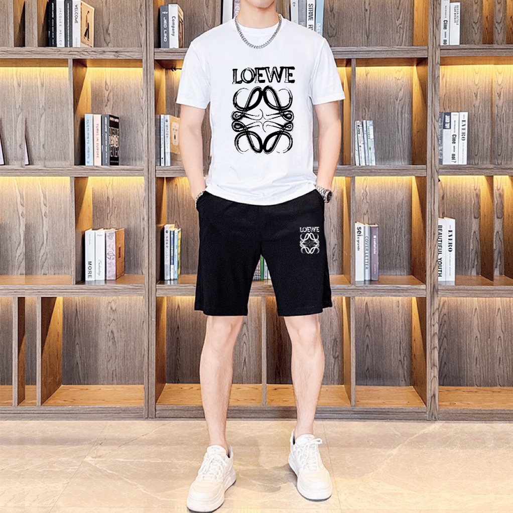 Loewe 品牌【LOEWE罗意威】 2025新款男士短袖短裤套装 销售 市面高端版本 手感细腻柔软 让你穿着更加舒适 立体裁剪版型超赞 尺码:M-5XL下单请报身高体重