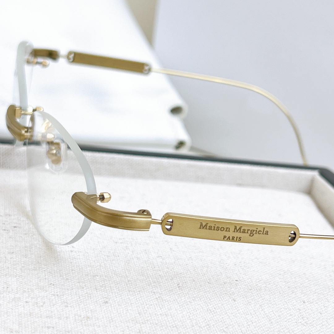  zP开模 纯钛TITANIUM
Maison Margiela x Gentle Monster
MO