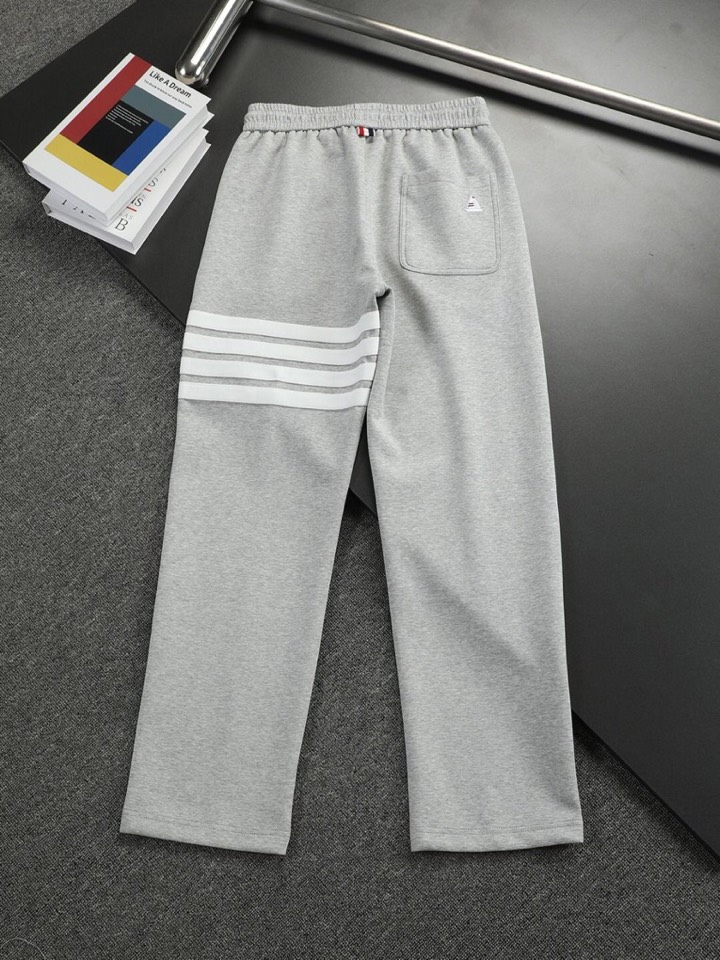 🔥THOM BROWNE 汤姆布朗 TB25夏季薄款SS男士休闲裤 上身版型无敌正！非常百搭，日常上班 