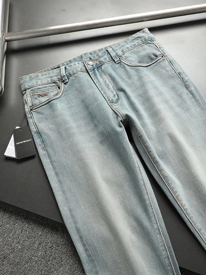 🔥Armani 阿玛尼2025最新品，水洗休闲牛仔裤，进口原版水洗弹力面料，舒适有弹性，原版五金辅料装饰