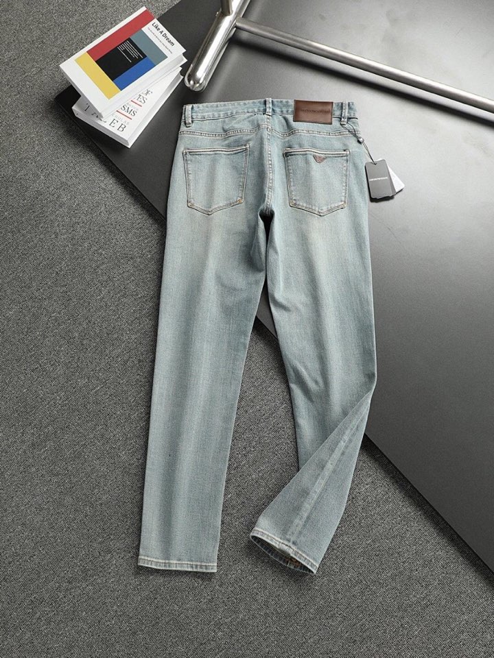 🔥Armani 阿玛尼2025最新品，水洗休闲牛仔裤，进口原版水洗弹力面料，舒适有弹性，原版五金辅料装饰