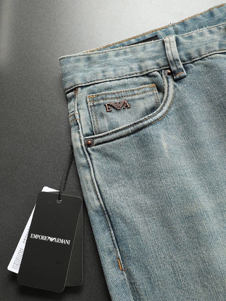 🔥Armani 阿玛尼2025最新品，水洗休闲牛仔裤，进口原版水洗弹力面料，舒适有弹性，原版五金辅料装饰