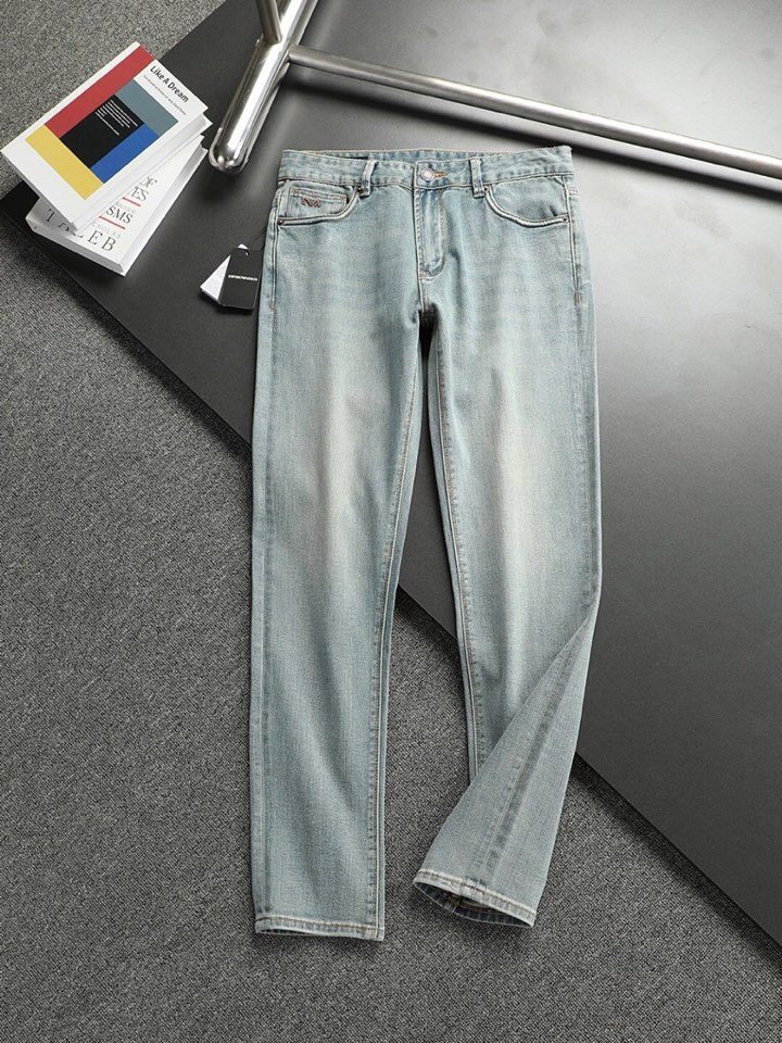 🔥Armani 阿玛尼2025最新品，水洗休闲牛仔裤，进口原版水洗弹力面料，舒适有弹性，原版五金辅料装饰