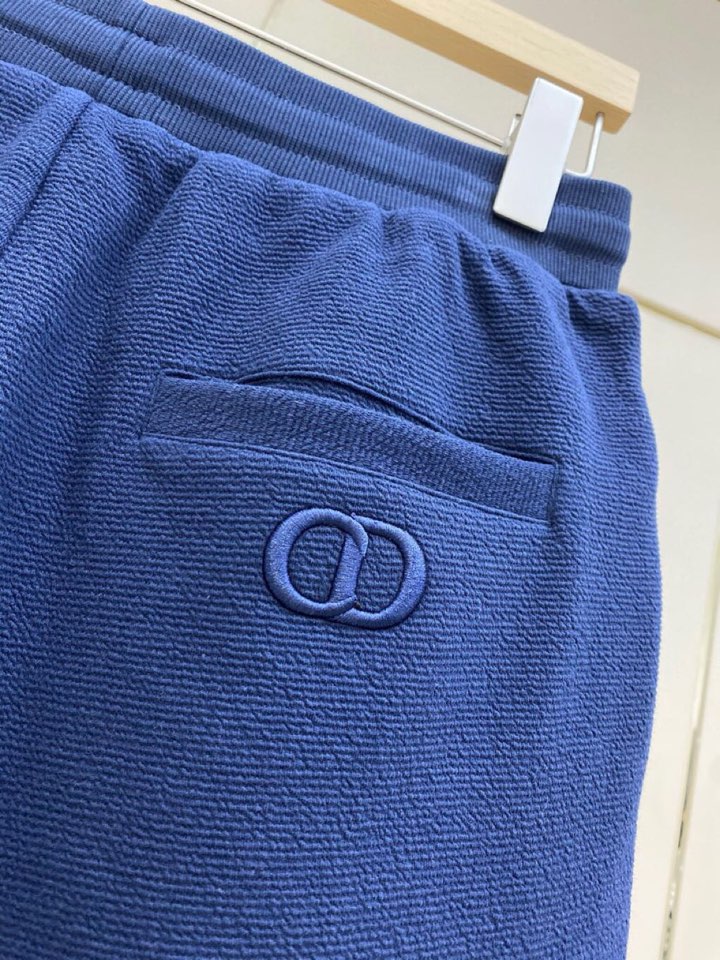 🔥Dior 迪奥2025春夏/SS 素皱棉CD小蜜蜂短裤，简约时尚短裤单品，采用独家精心定制贵柜级素皱棉