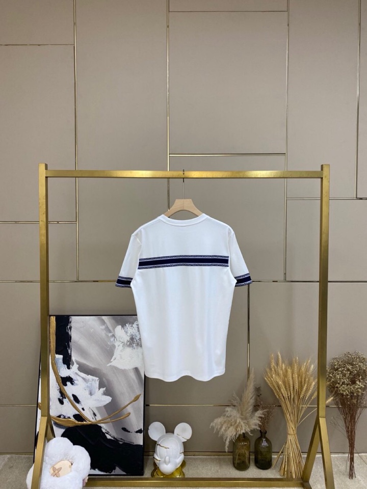 🔥Dior 迪奥2025春夏/SS 柔性莫代尔CD小蜜蜂短袖圆领T恤，简约时尚T恤单品，采用独家精心定制