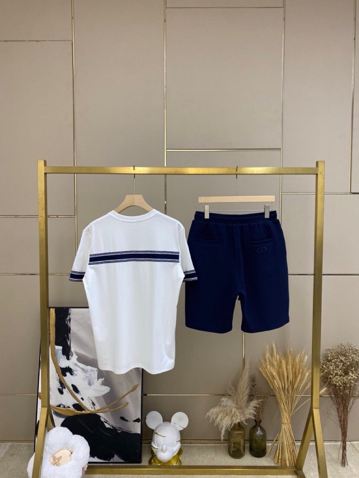 🔥Dior 迪奥2025春夏/SS 柔性莫代尔CD小蜜蜂短袖圆领套装，简约时尚T恤单品，采用独家精心定制