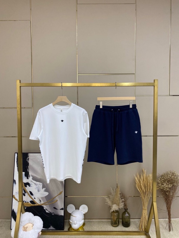 🔥Dior 迪奥2025春夏/SS 柔性莫代尔匹马棉CD小蜜蜂短袖圆领套装，简约时尚圆领T恤单品，采用独