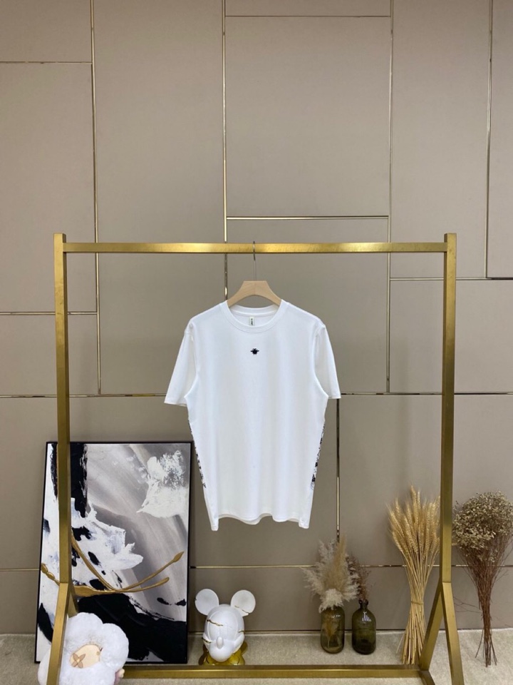 🔥Dior 迪奥2025春夏/SS 柔性莫代尔匹马棉CD小蜜蜂短袖圆领套装，简约时尚圆领T恤单品，采用独