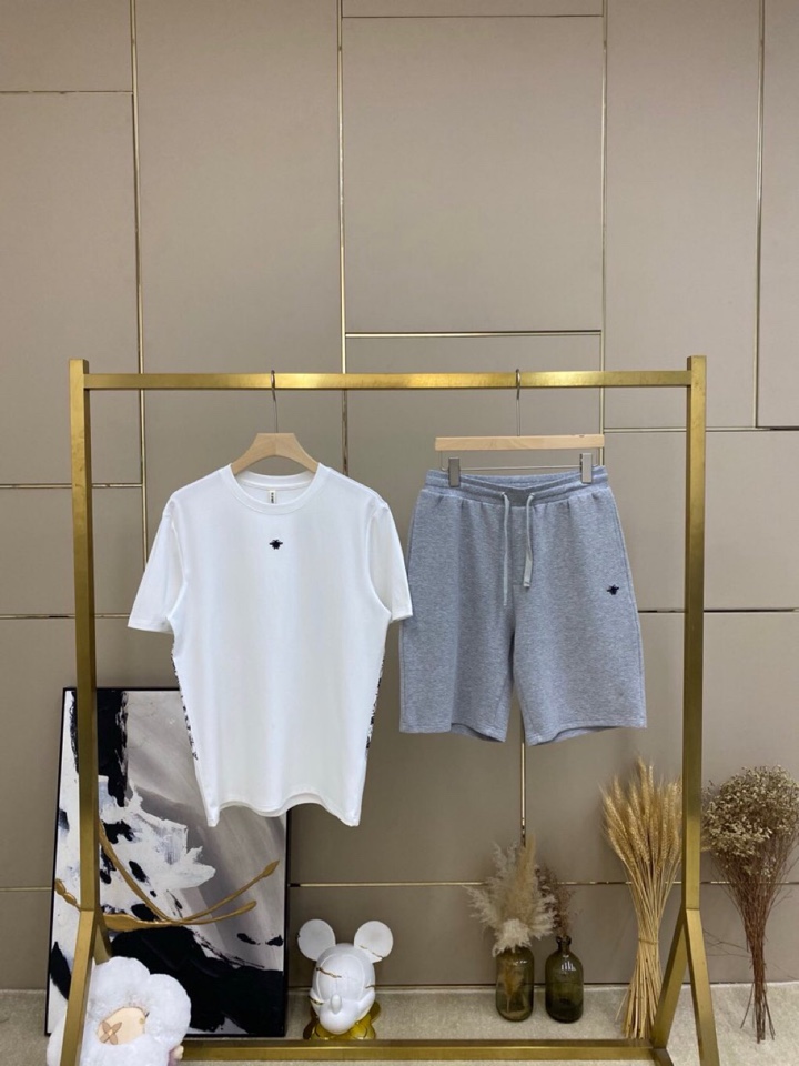 🔥Dior 迪奥2025春夏/SS 柔性莫代尔匹马棉CD小蜜蜂短袖圆领套装，简约时尚圆领T恤单品，采用独