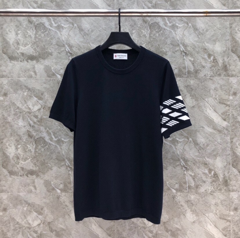 🔥THOM BROWNE 汤姆布朗 TB菱形四杠针织短袖圆领T恤  \n码数：0～5   颜色：白、蓝\