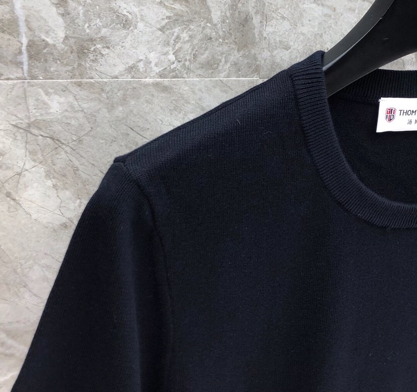 🔥THOM BROWNE 汤姆布朗 TB菱形四杠针织短袖圆领T恤  \n码数：0～5   颜色：白、蓝\