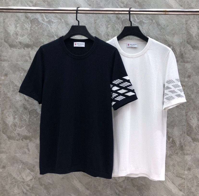 🔥THOM BROWNE 汤姆布朗 TB菱形四杠针织短袖圆领T恤  \n码数：0～5   颜色：白、蓝\