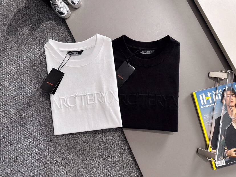 🔥(Arcteryx）始祖鸟25ss新款短袖圆领T恤，男女同款情侣款，定制260克100％双纱纯棉面料·