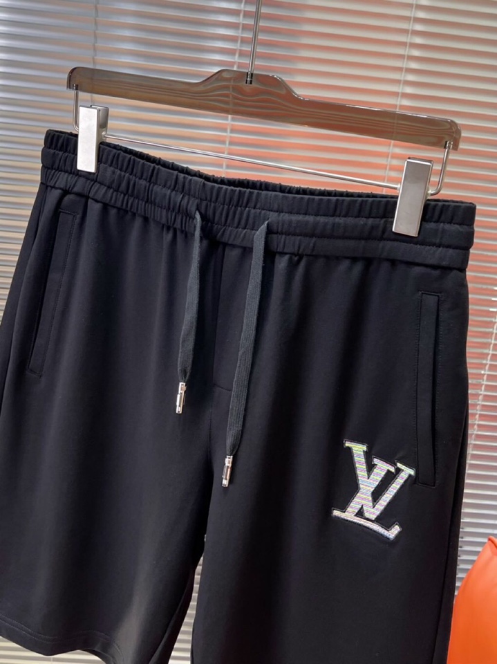  Louis Vuitton 路易威登LV 驴牌 最新爆款男女同款情侣款棉质短裤，2025春夏新款首发高