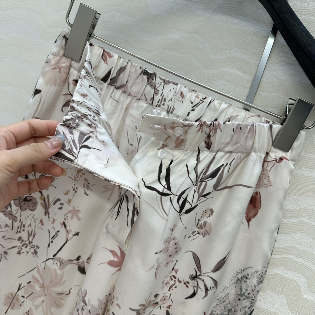 Elegant Silk Pyjama-like Pants for Single Women, Floral Bouquet Design, Perfect for Summer. - 图片 5