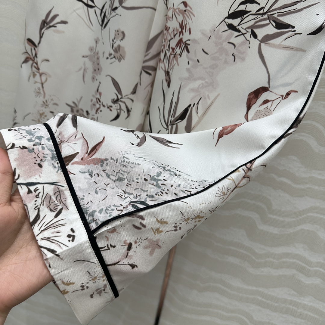 Elegant Silk Pyjama-like Pants for Single Women, Floral Bouquet Design, Perfect for Summer. - 图片 8