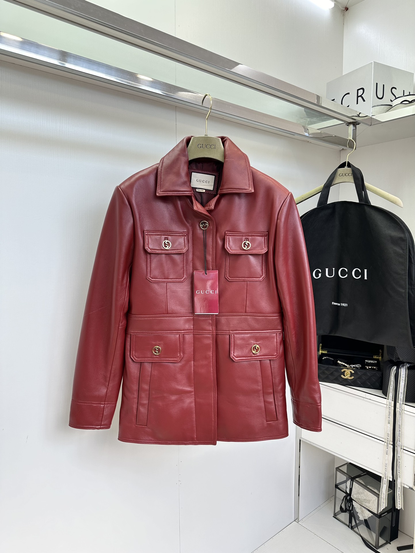 Gucci 2025 Autumn/Winter Show: Muffled Koala Red Leather Jacket Stuns Fashion Circle - 图片 1