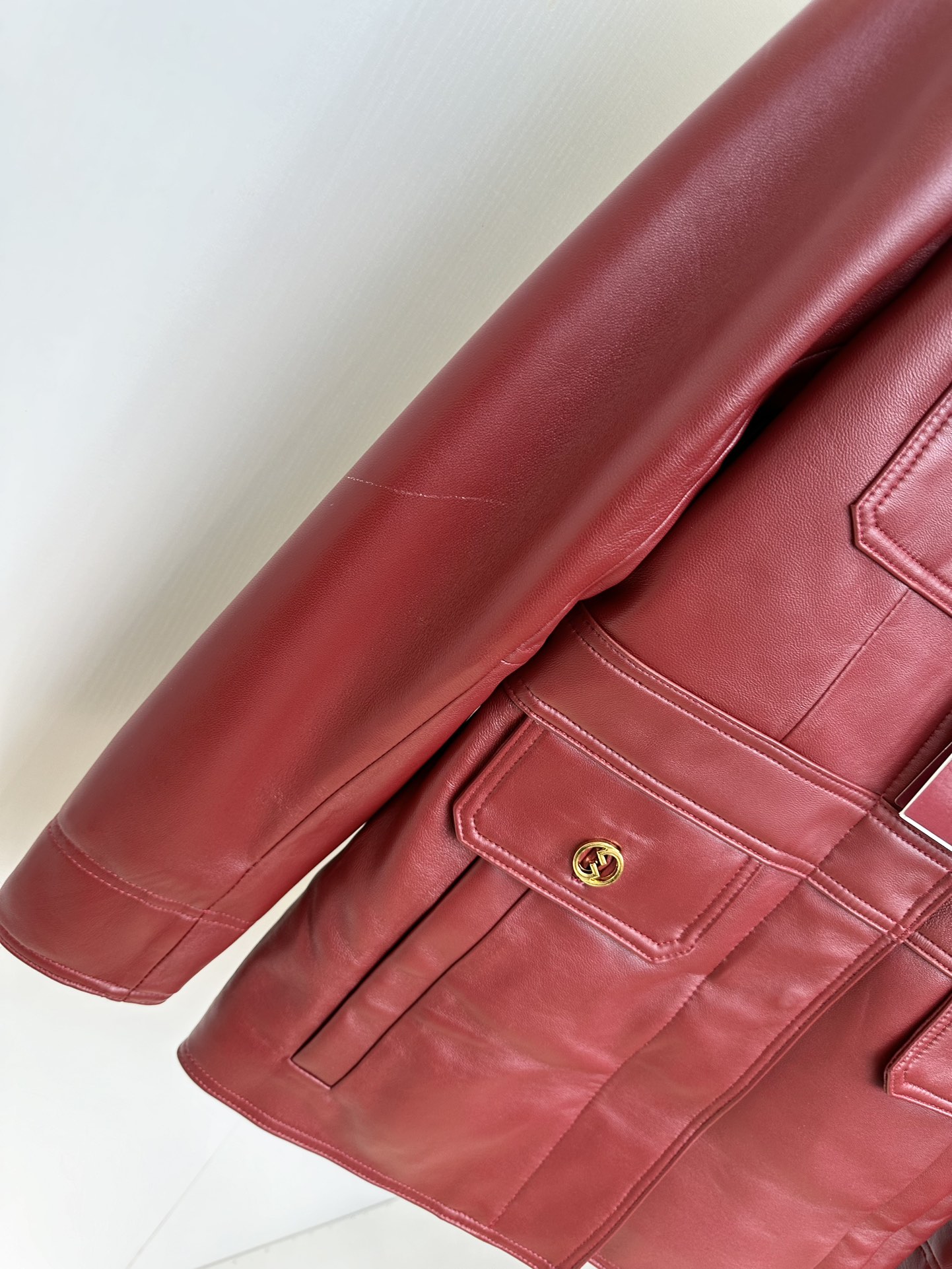 Gucci 2025 Autumn/Winter Show: Muffled Koala Red Leather Jacket Stuns Fashion Circle - 图片 6