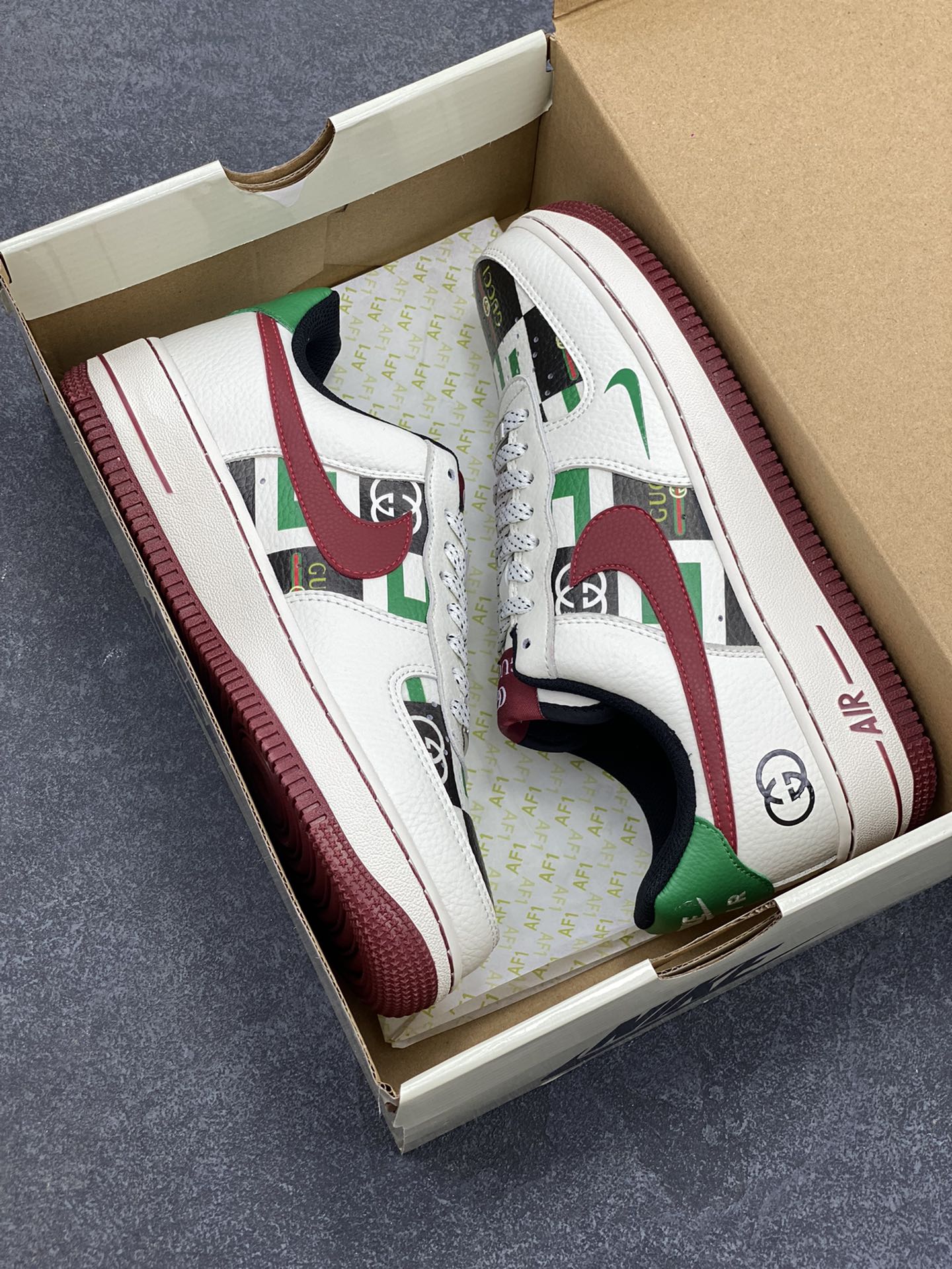 图片[9]-NIke Air Force 1 \’07 Low 古驰联名-白红绿 空军一号低帮 运动鞋 休闲鞋 折边针车 工艺难度大 原楦头原纸板 原装鞋盒 定制五金配件 内置全掌气垫 原厂鞋底 货号：LW9279-012 尺码：36 36.5 37.5 38 38.5 39 40 40.5 41 42 42.5 43 44 44.5 45-选品中心