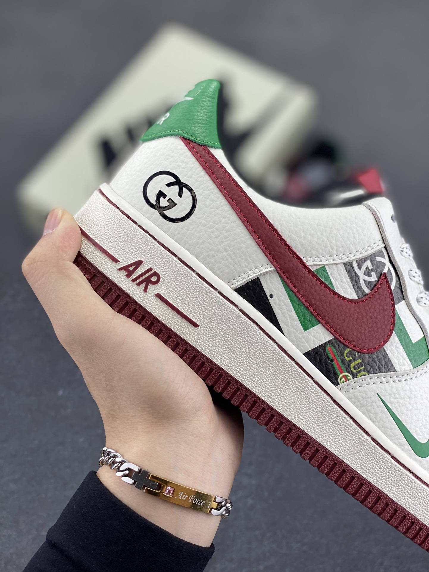 图片[6]-NIke Air Force 1 \’07 Low 古驰联名-白红绿 空军一号低帮 运动鞋 休闲鞋 折边针车 工艺难度大 原楦头原纸板 原装鞋盒 定制五金配件 内置全掌气垫 原厂鞋底 货号：LW9279-012 尺码：36 36.5 37.5 38 38.5 39 40 40.5 41 42 42.5 43 44 44.5 45-选品中心