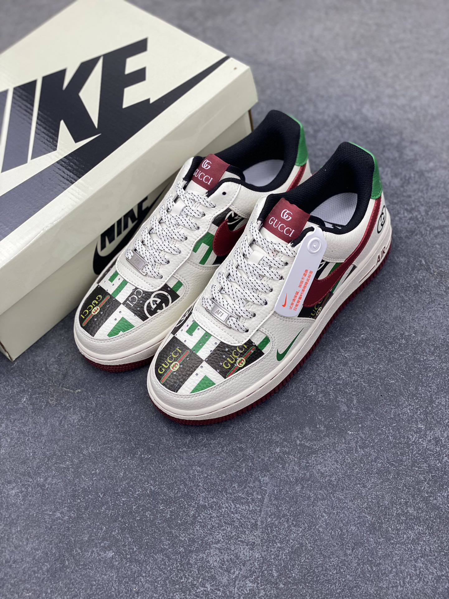 图片[8]-NIke Air Force 1 \’07 Low 古驰联名-白红绿 空军一号低帮 运动鞋 休闲鞋 折边针车 工艺难度大 原楦头原纸板 原装鞋盒 定制五金配件 内置全掌气垫 原厂鞋底 货号：LW9279-012 尺码：36 36.5 37.5 38 38.5 39 40 40.5 41 42 42.5 43 44 44.5 45-选品中心