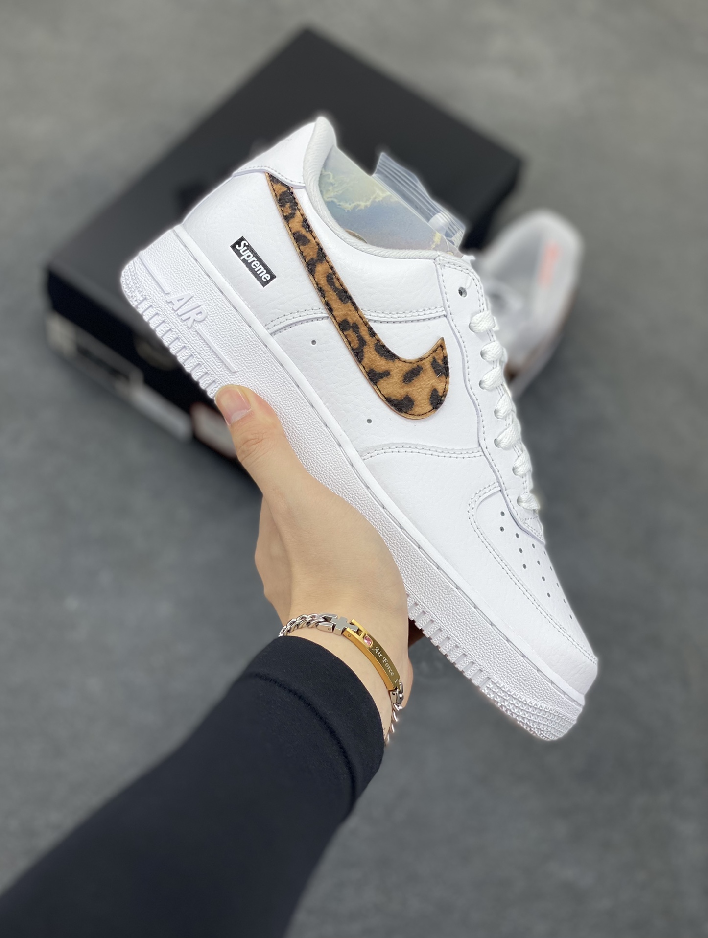 HY版本💯 Nike Air Force 1 Low 超级藤原浩 原楦头原纸板 打造纯正空军版型 专注外贸渠道 全掌内置蜂窝气垫 原盒配件 原厂中底钢印、拉帮完美 货号：IM3483-100 尺码：35.5 36 36.5 37.5 38 38.5 39 40 40.5 41 42 42.5 43 44 44.5 45 46 47-选品中心