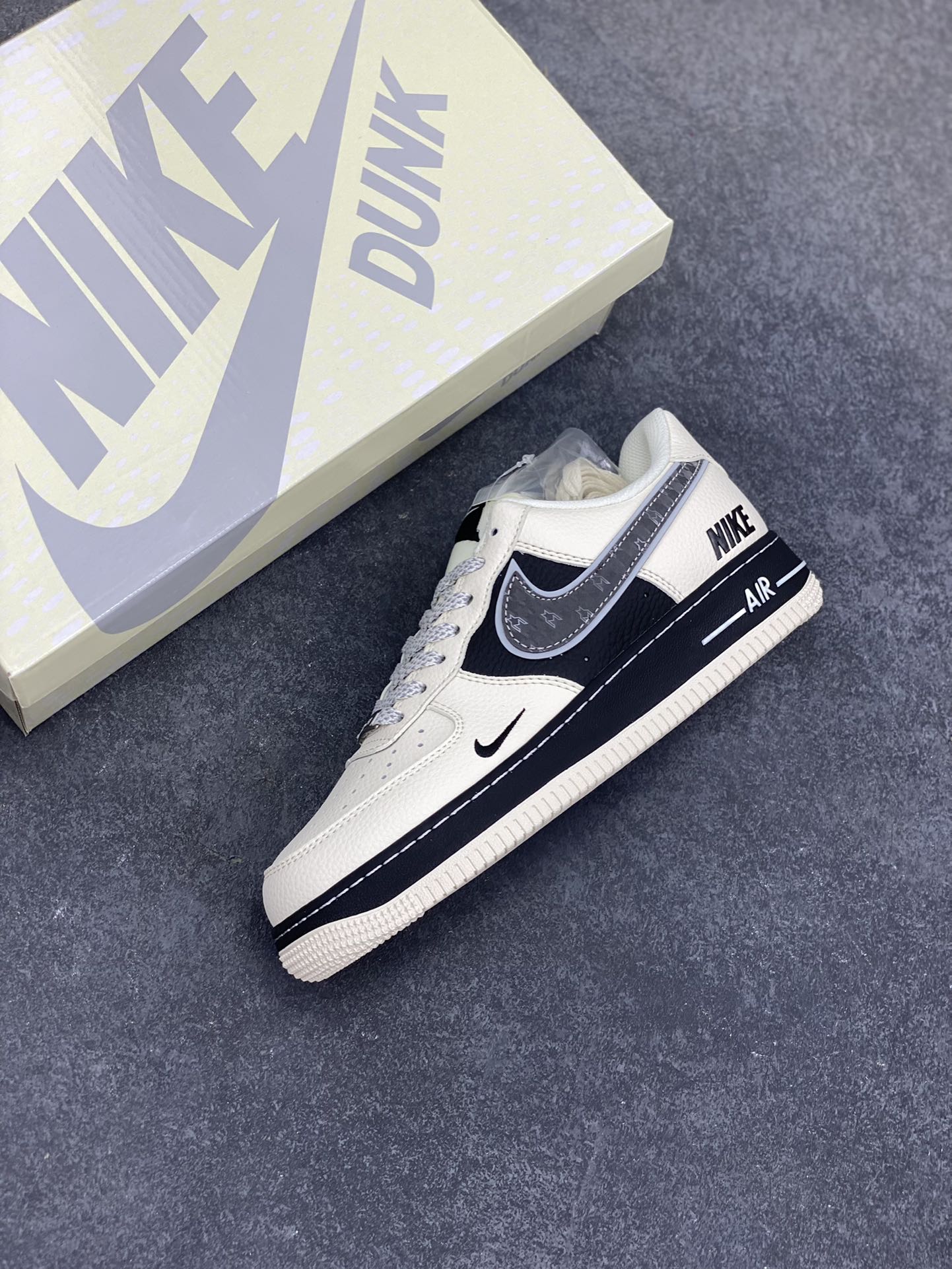 图片[7]-NIke Air Force 1 \’07 Low “NIKE联名——双层米黑”空军一号 低帮 运动鞋 休闲鞋 折边针车 工艺难度大 原楦头原纸板 原装鞋盒 定制五金配件 内置全掌气垫 原厂鞋底 货号：XX3168-206 尺码：36 36.5 37.5 38 38.5 39 40 40.5 41 42 42.5 43 44 44.5 45-选品中心