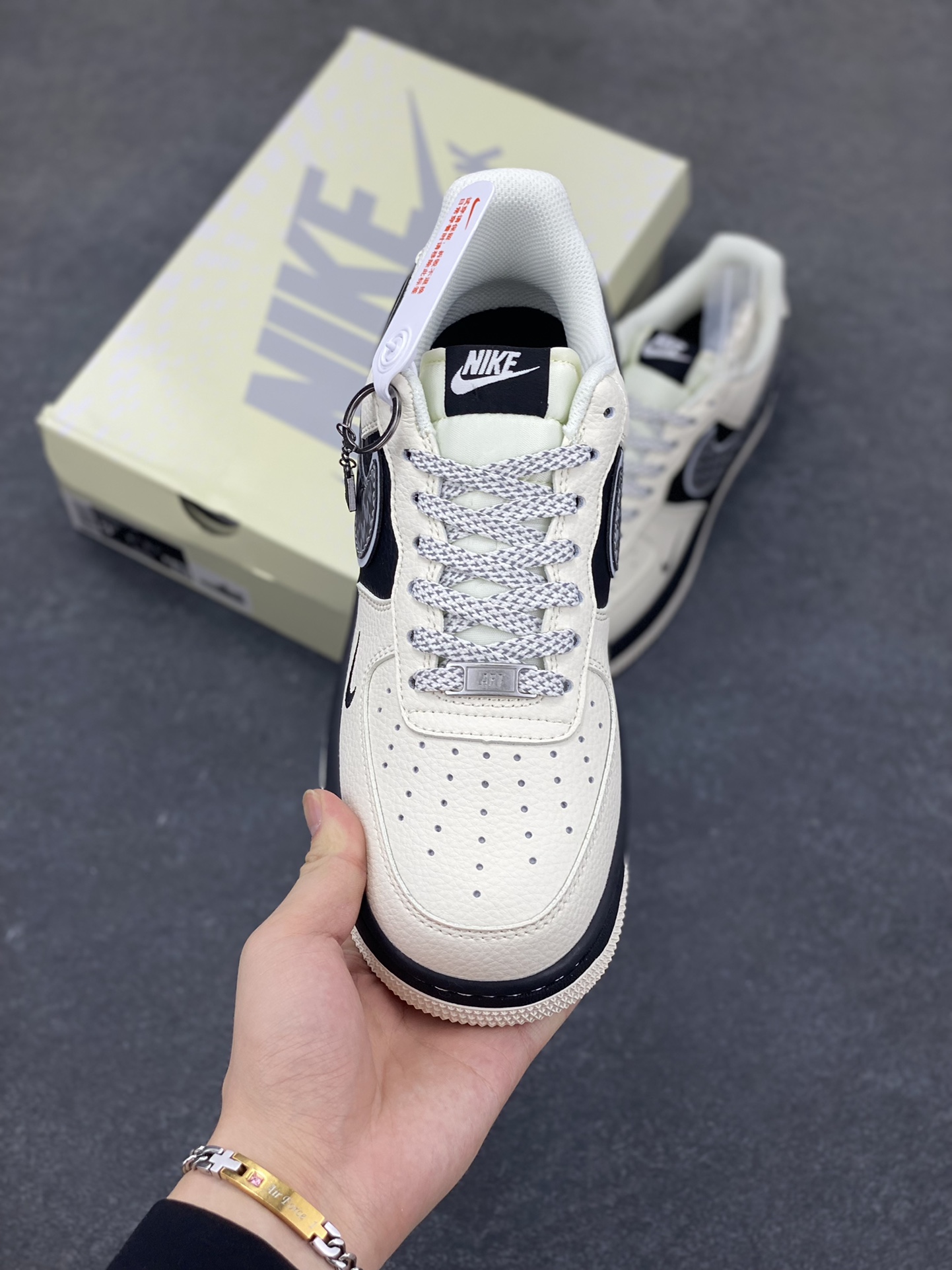 图片[2]-NIke Air Force 1 \’07 Low “NIKE联名——双层米黑”空军一号 低帮 运动鞋 休闲鞋 折边针车 工艺难度大 原楦头原纸板 原装鞋盒 定制五金配件 内置全掌气垫 原厂鞋底 货号：XX3168-206 尺码：36 36.5 37.5 38 38.5 39 40 40.5 41 42 42.5 43 44 44.5 45-选品中心