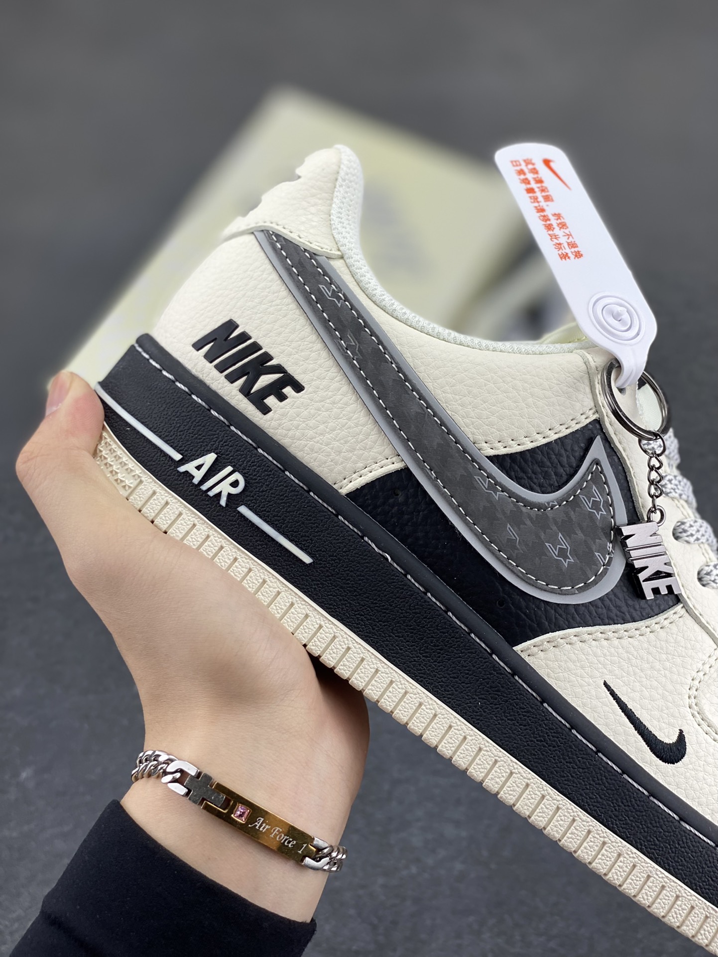图片[6]-NIke Air Force 1 \’07 Low “NIKE联名——双层米黑”空军一号 低帮 运动鞋 休闲鞋 折边针车 工艺难度大 原楦头原纸板 原装鞋盒 定制五金配件 内置全掌气垫 原厂鞋底 货号：XX3168-206 尺码：36 36.5 37.5 38 38.5 39 40 40.5 41 42 42.5 43 44 44.5 45-选品中心