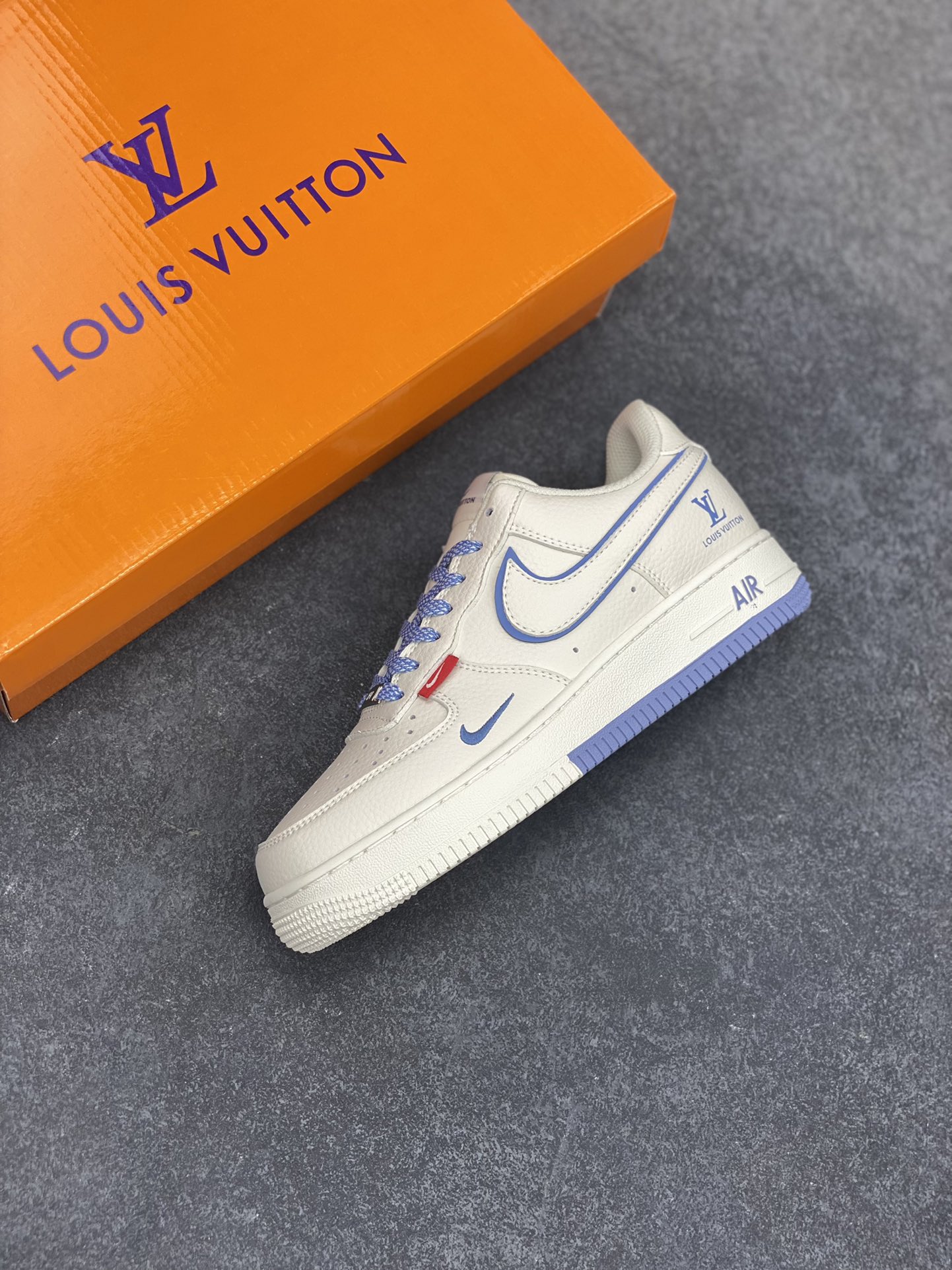 图片[7]-NIke Air Force 1 \’07 Low “LV联名”空军一号 低帮 运动鞋 休闲鞋 折边针车 工艺难度大 原楦头原纸板 原装鞋盒 定制五金配件 内置全掌气垫 原厂鞋底 货号：CS5288-018 尺码：36 36.5 37.5 38 38.5 39 40 40.5 41 42 42.5 43 44 44.5 45-选品中心