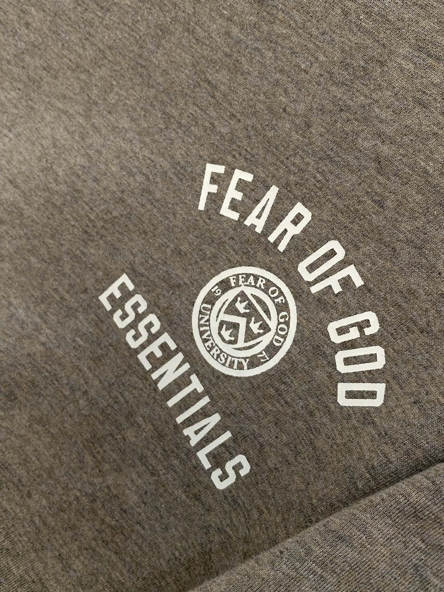 Fear of God Summer 2025 Short Sleeve T-Shirt: Top Comfort and Unique Design - 图片 6