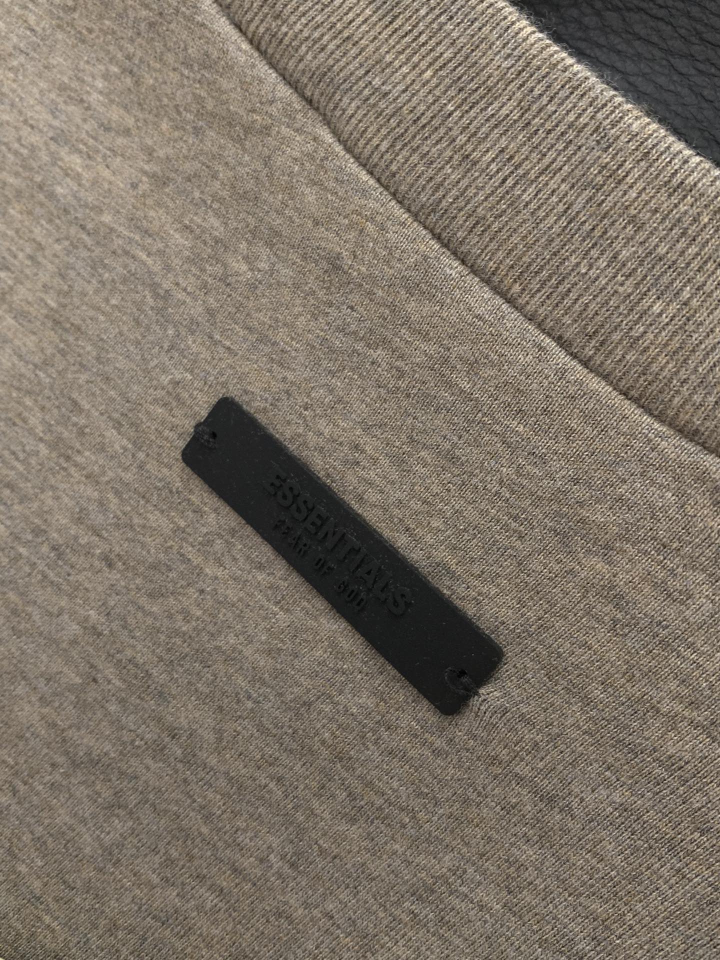 Fear of God Summer 2025 Short Sleeve T-Shirt: Top Comfort and Unique Design - 图片 7