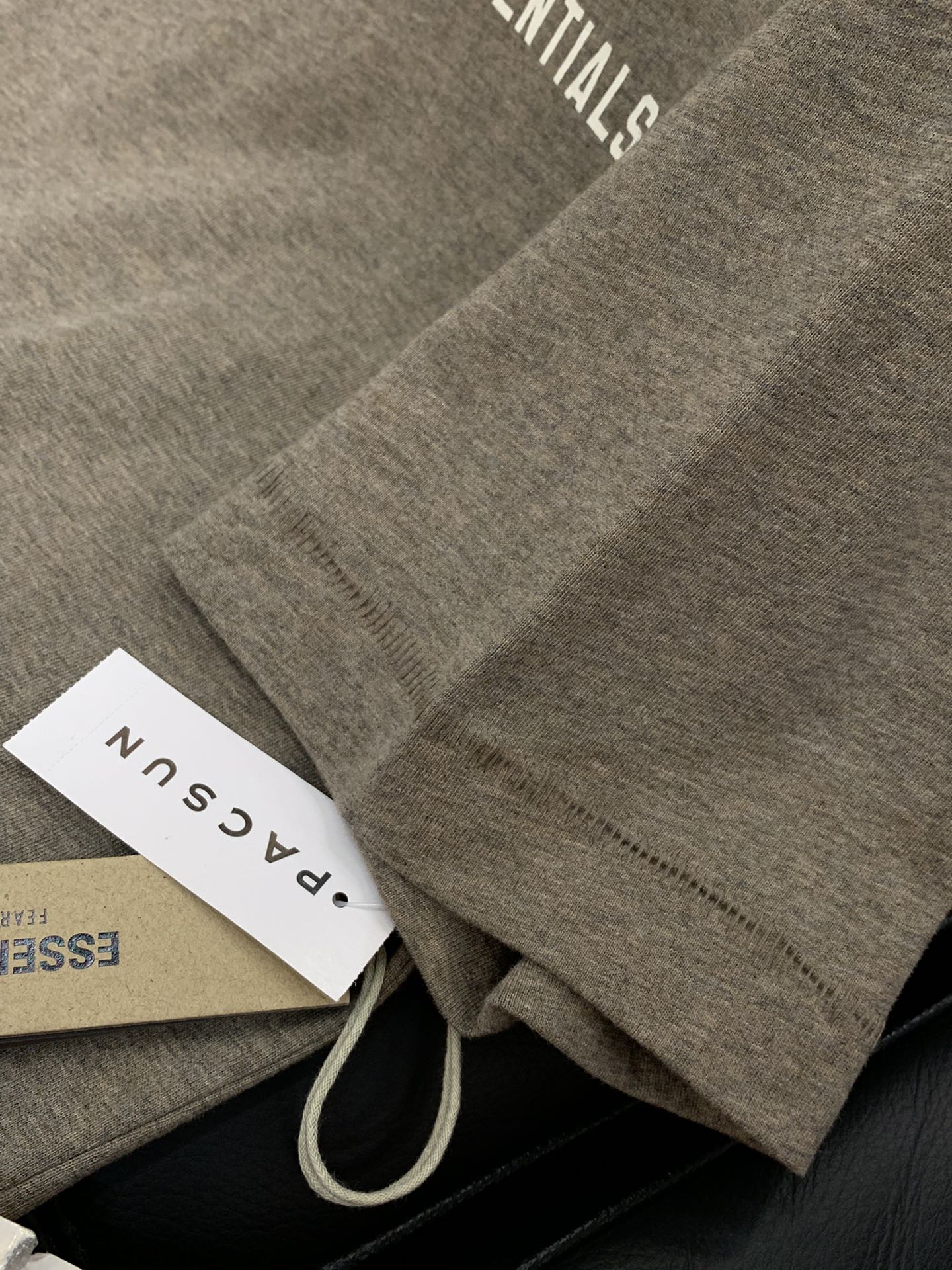 Fear of God Summer 2025 Short Sleeve T-Shirt: Top Comfort and Unique Design - 图片 5