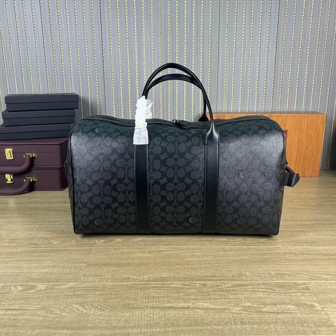 Coach CV958 最新老花 旅行包、内置隔层、长肩带可调节、可拆卸、单扣斜挎手提包、大容量旅游、出差、商务 登机包、品质 长45cmx高26cmx宽21