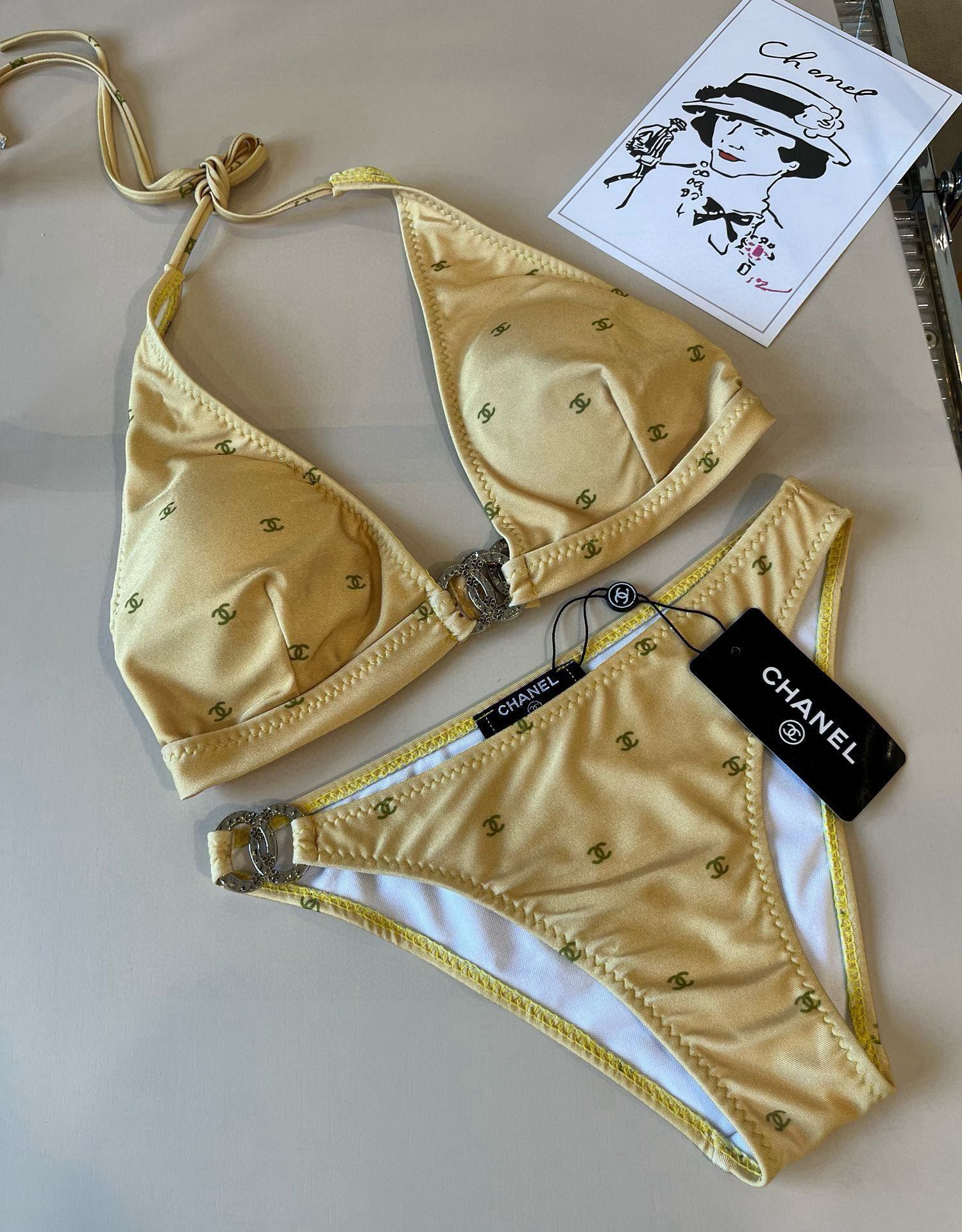 。
Chanel比基尼泳衣  😍🥰适合多种场景的游泳衣🏊‍♀️海边 游泳池 温泉 水上乐园 漂流都可以😌